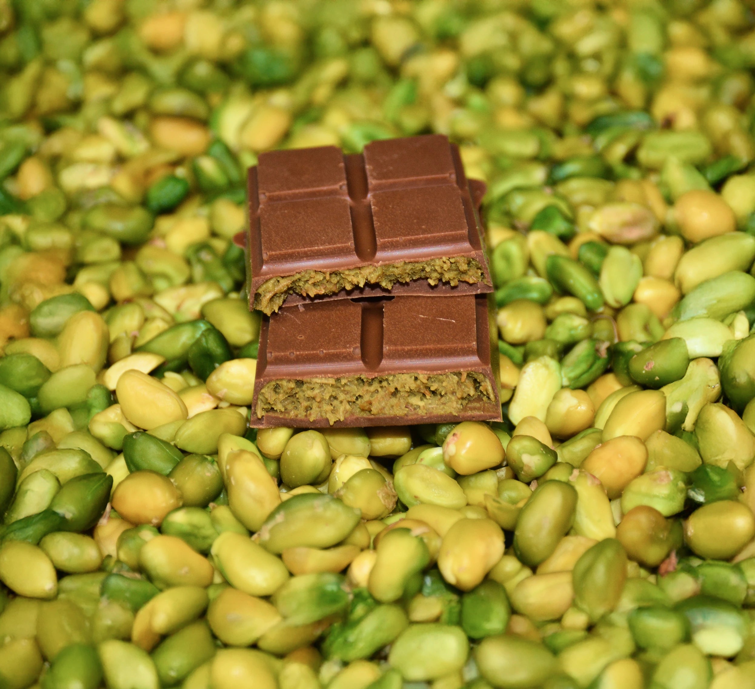Pistachio Kunafa – Crispy Kunafa with 42% Milk Chocolate & Pistachio Filling
